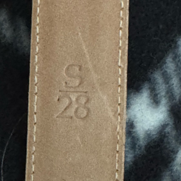 Carolee size small (28) tan belt. Vintage. Silver tone buckle. EUC. - Picture 5 of 6